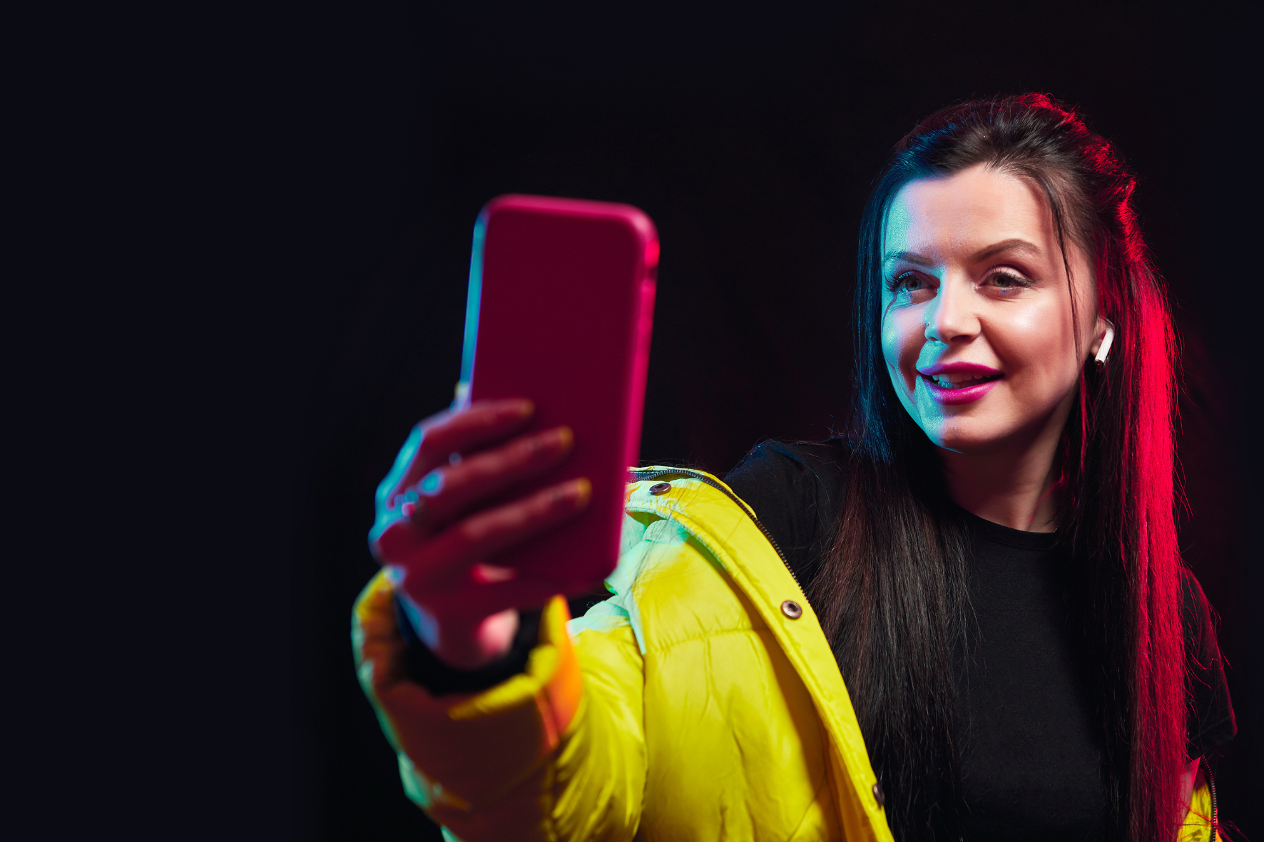 Risk for Clicks: How Viral Trends Are Endangering UAE’s Youth