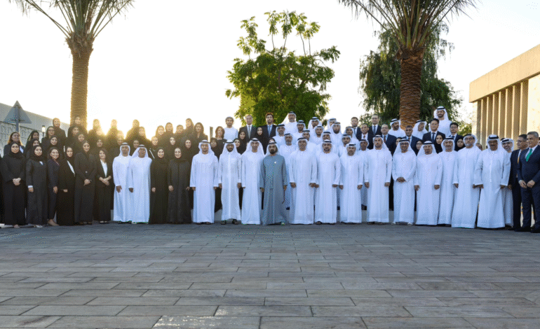 Sheikh Mohammed Discusses Education,Trade & Economic Initiatives in Majlis
