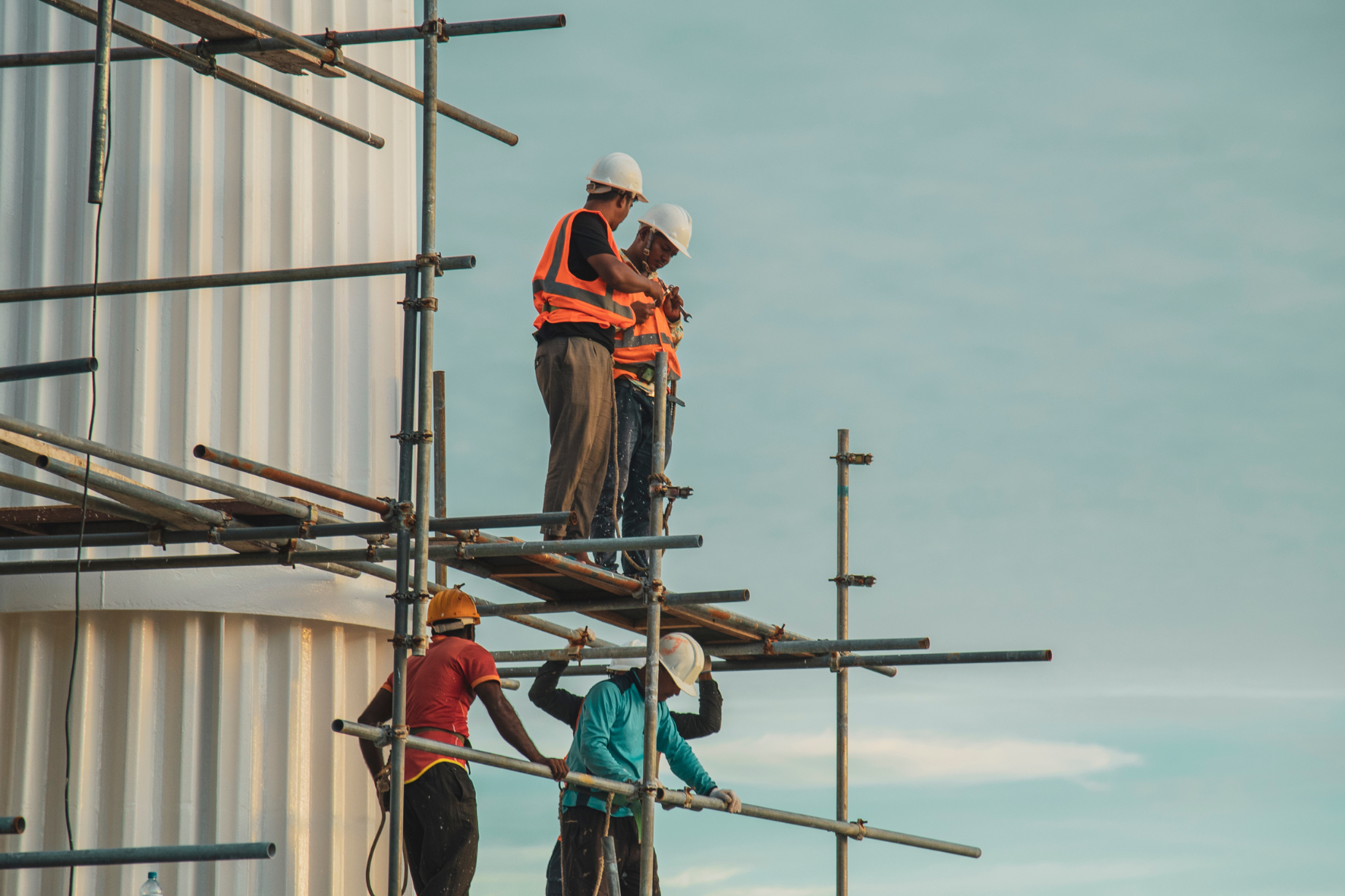 Bahrain Begins Enforcing Midday Outdoor Work Ban to Protect Workers