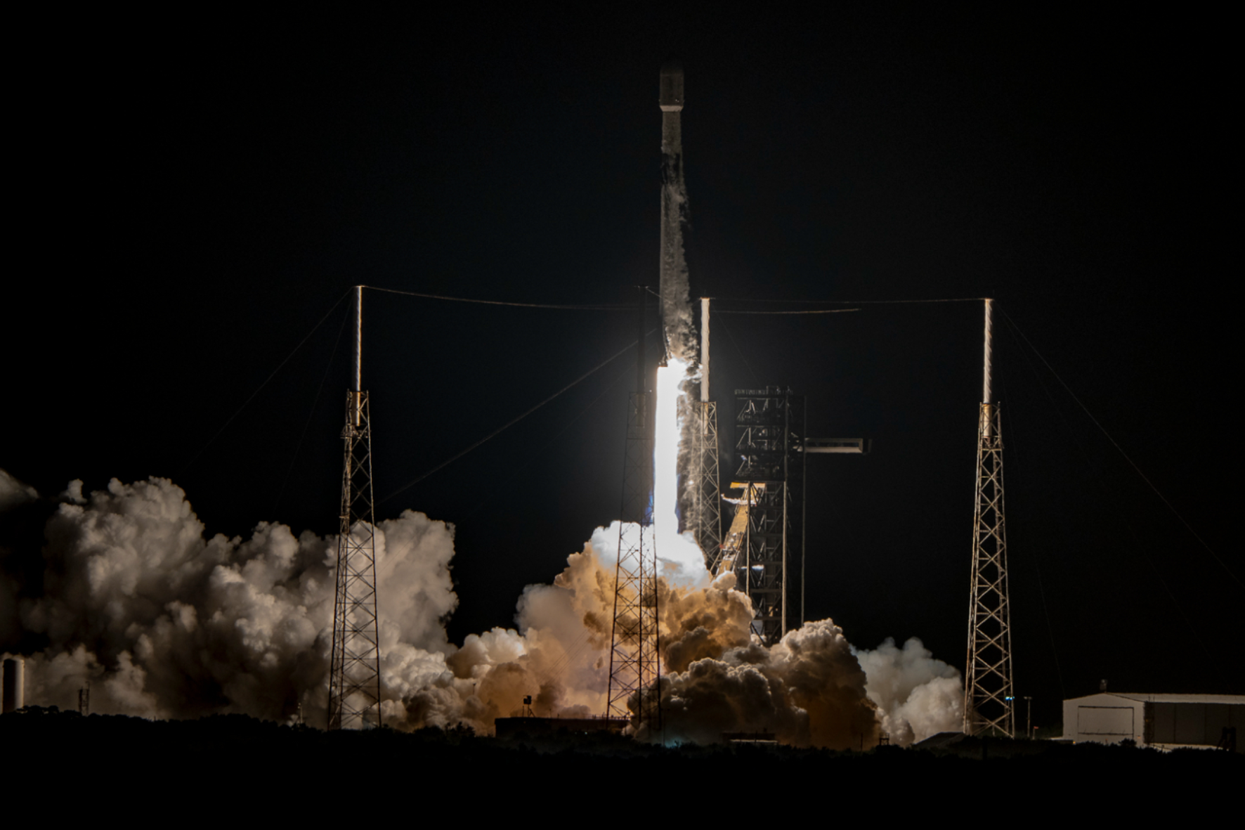 SpaceX Launches 26 Starlink Satellites from Vandenberg