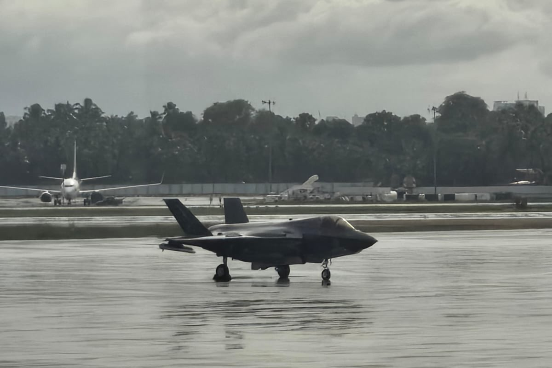 British F-35 Jet Grounded in Kerala Awaits Hydraulic Repairs