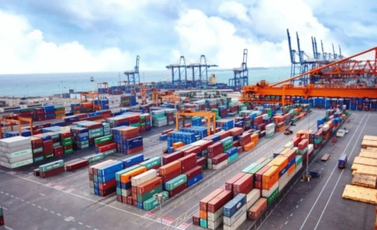 UAE Non-Oil Trade Surges 24% to Dh1.7T in 2025