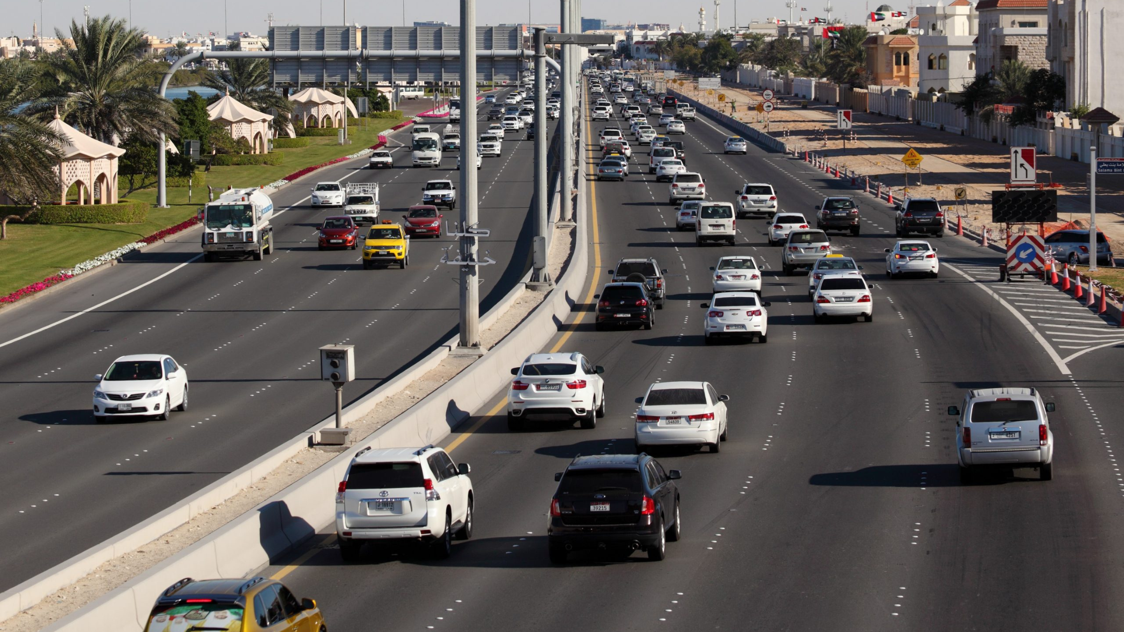 Abu Dhabi Police Reduce Speed Limit on Busy Abu Dhabi–Al Ain Road