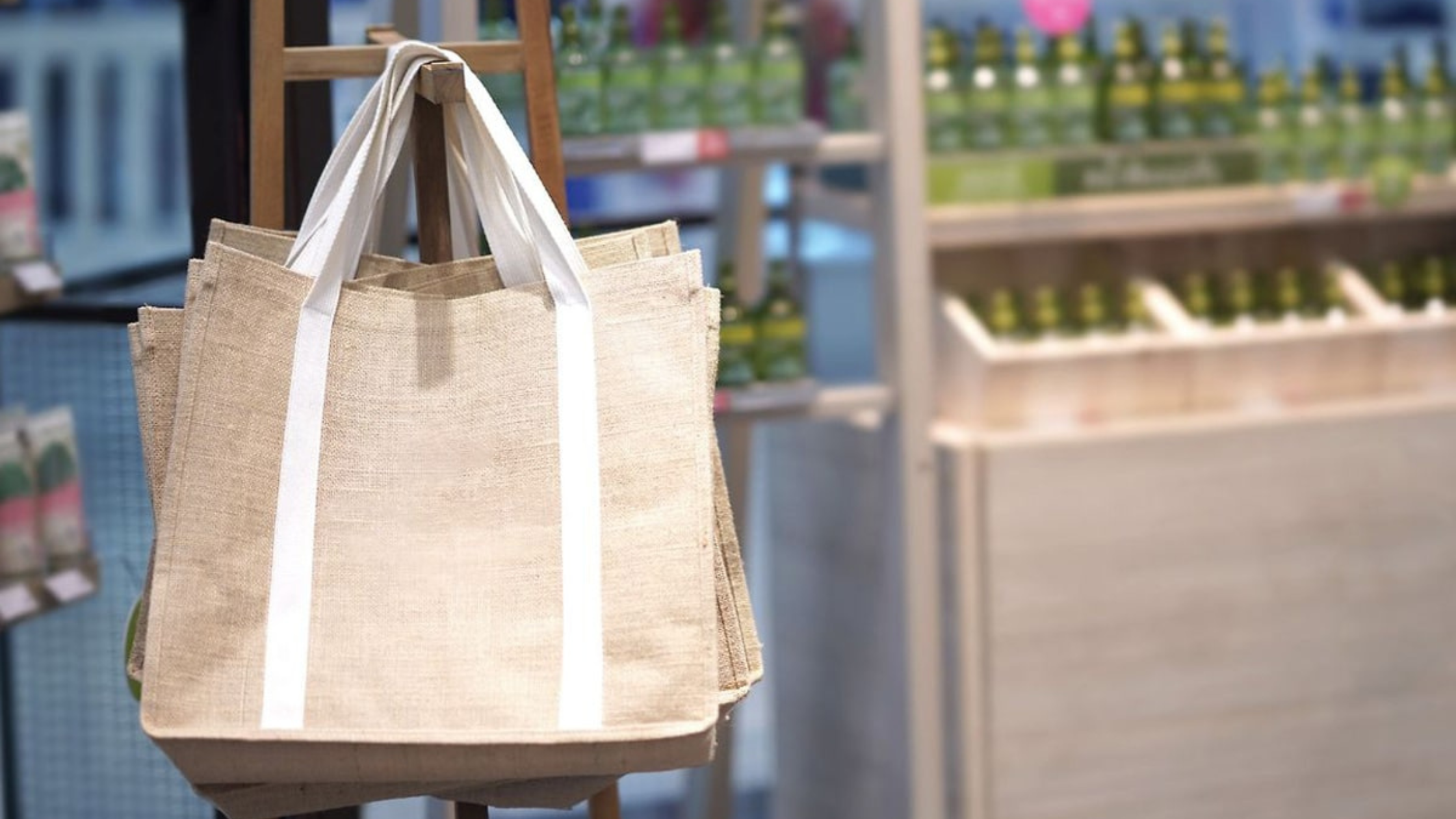 Abu Dhabi Cuts Plastic Bag Use by 95% with Ban