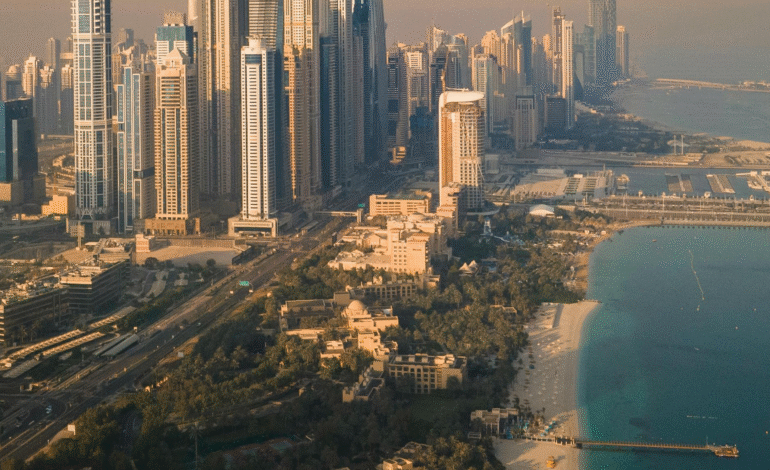 Secret Beaches in Dubai: Al Sufouh vs Black Palace Guide