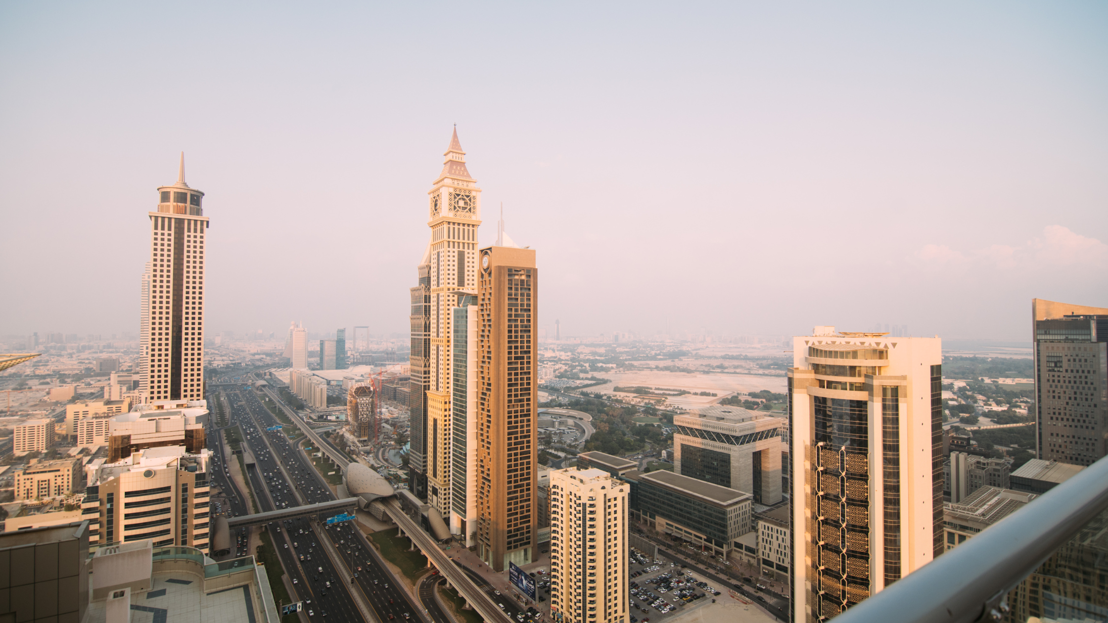 Dubai Expat Life: Real Pros and Cons