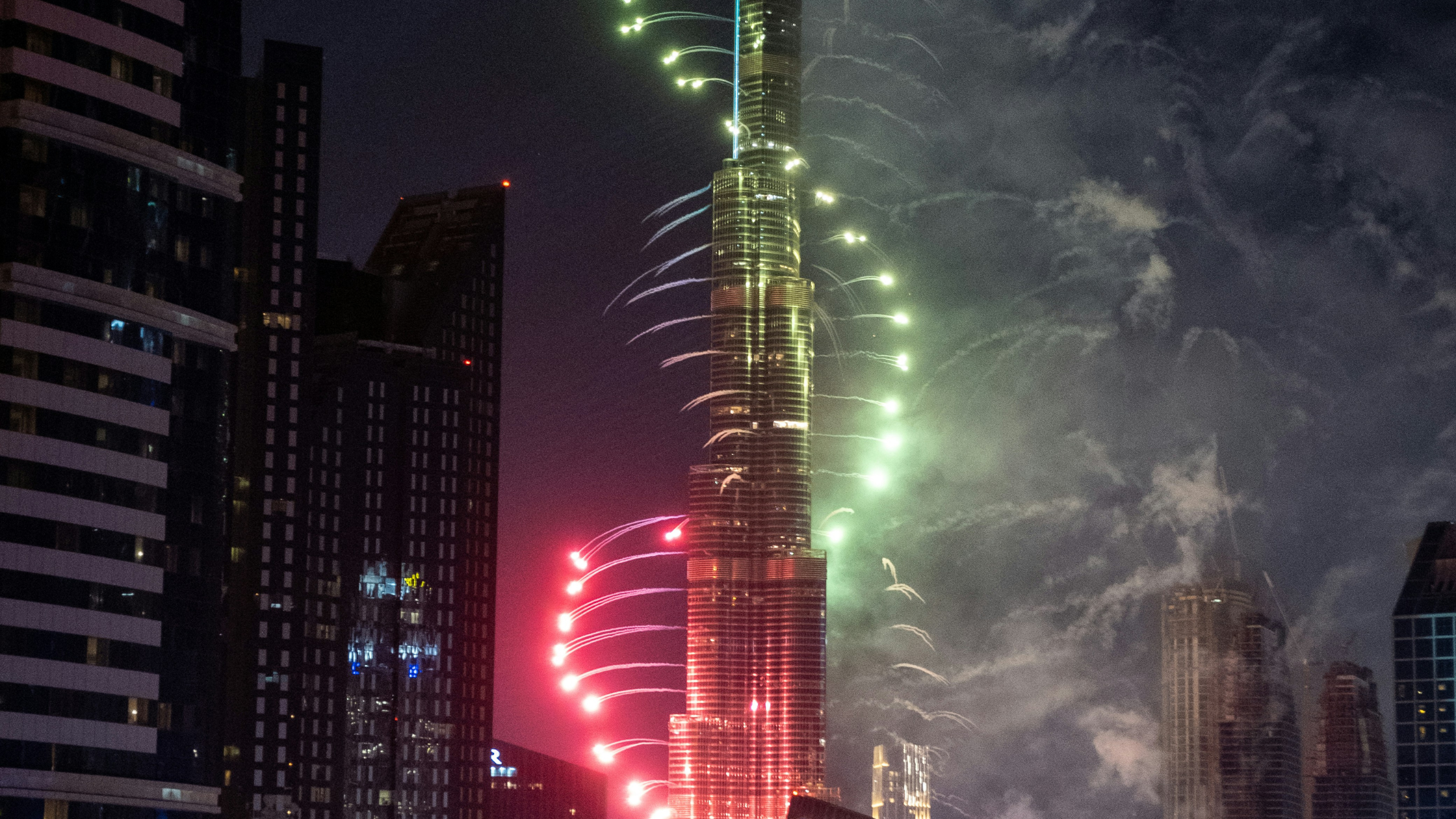 Dubai NYE Fireworks: Best Viewing Spots Guide