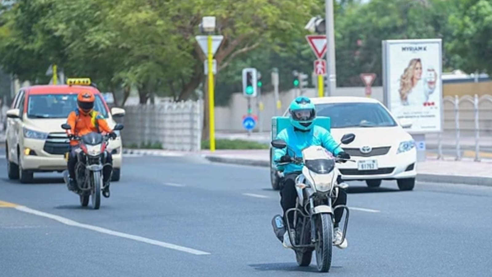 UAE Imposes Speed Limits for Food Delivery App Riders