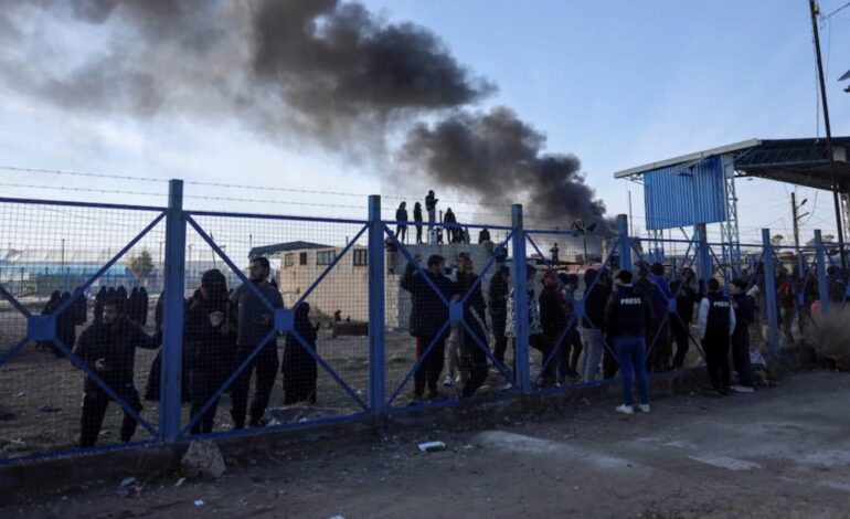 Thousands Escape Syria’s Largest ISIS Camp